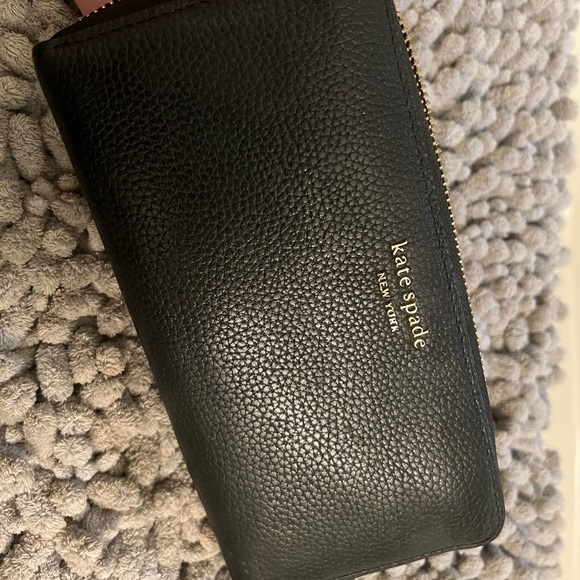 Kate Spade satchel + matching wallet - Picture 4 of 6